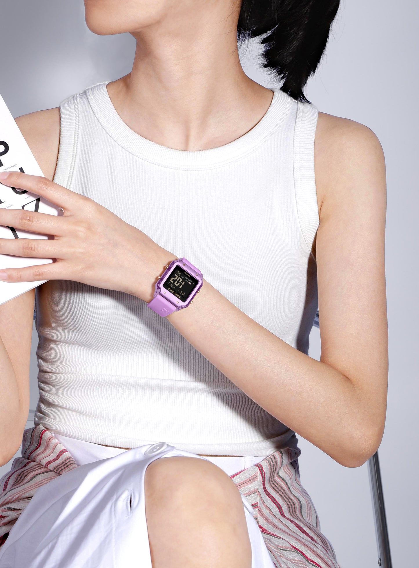 Naviforce Woman Silicone 6105